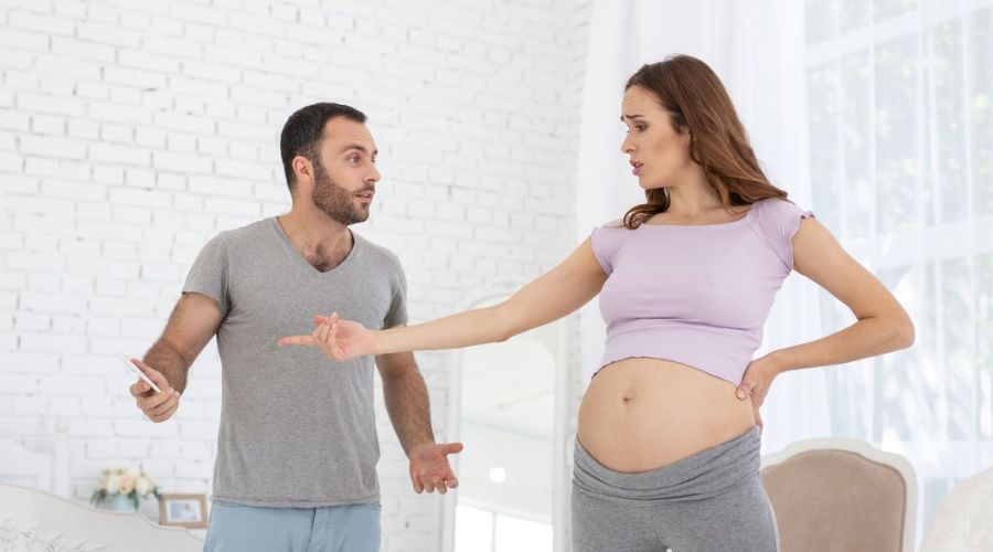 pregnant woman arguing with husband