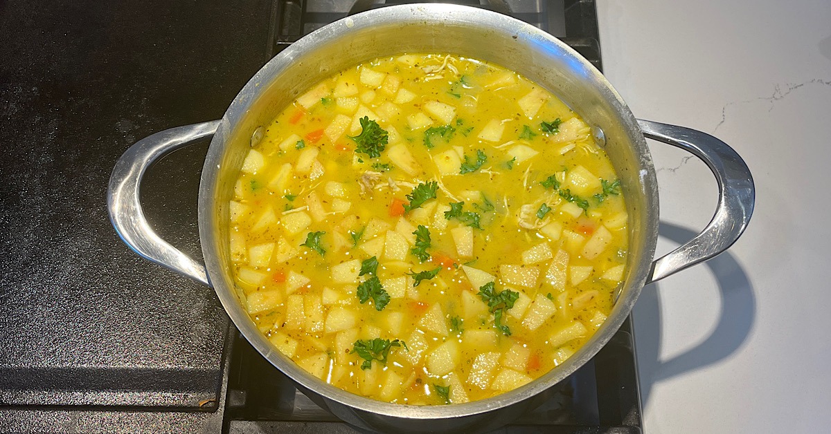 brother and apples added to chicken mulligatawny soup