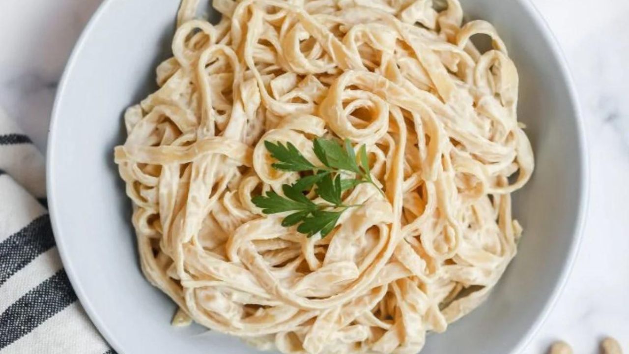 cauliflower alfredo pasta in a bowl